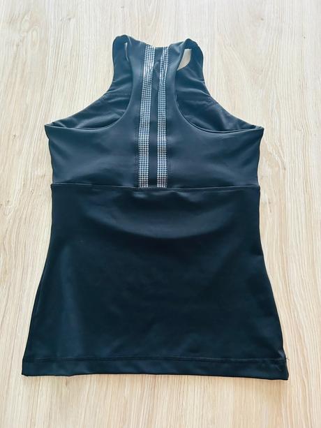 Krásny fitness top značky indigo style, pc 34,90 e, s