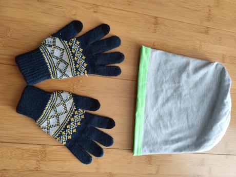 Obojstranná čiapka + rukavice, 134