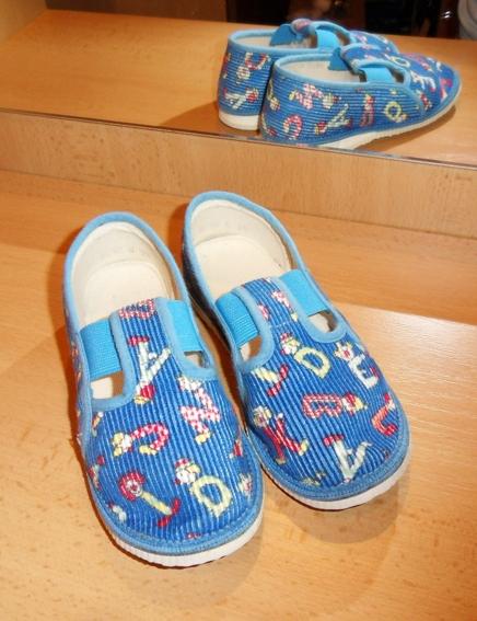 Písmenkové papučky, 25