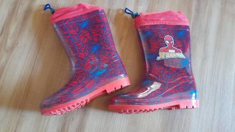 Gumáky spiderman, 32