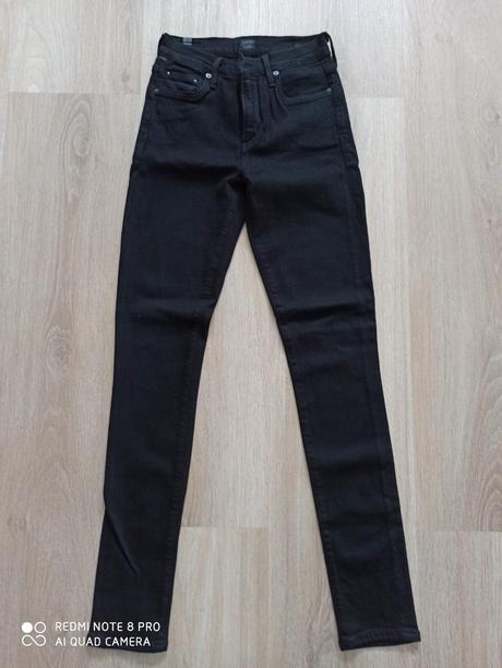 Čierne nohavice, 26