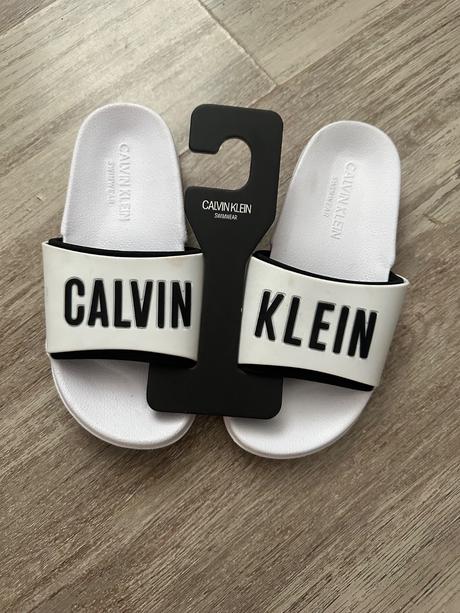 Nove calvin klein 35/36, 35