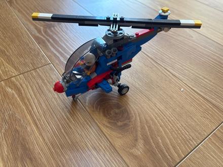 Lego helikoptera,