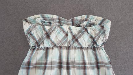 Šaty bez ramienok, s