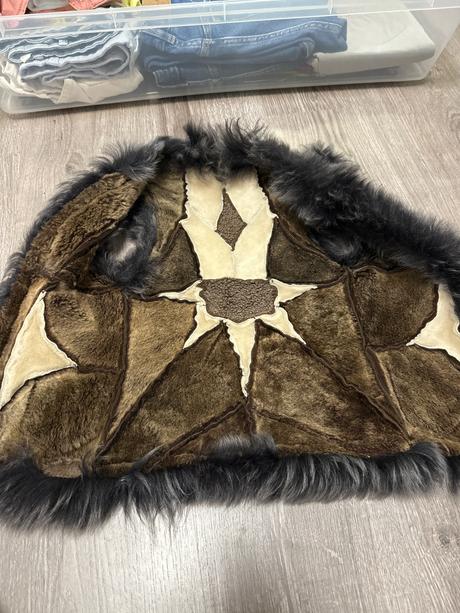 Prava kožusinova vesta, 104