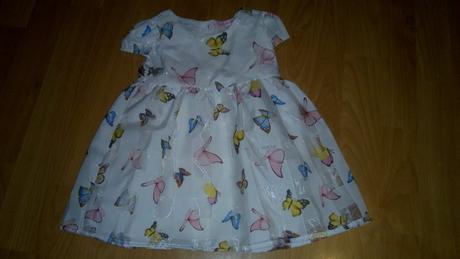 Šaty motýliky, 74