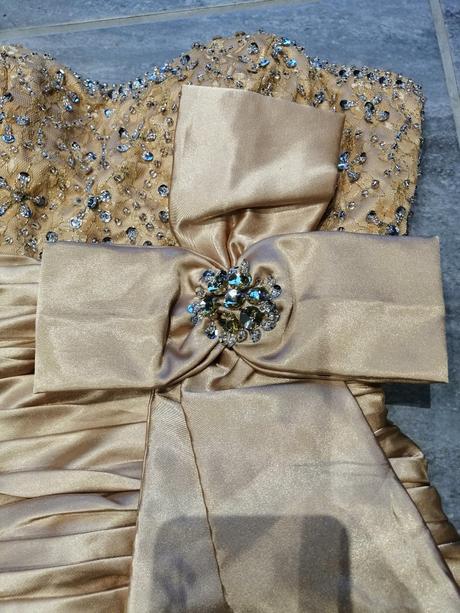 Zlatožlté saténové šaty vs, s