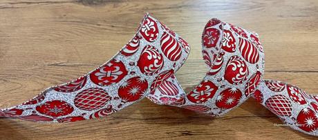 Ozdobná stuha -guličky - 67 mm - strieborný červen,