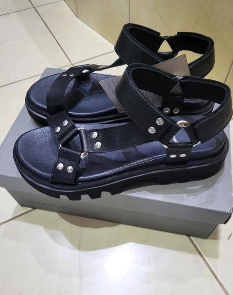 Kožené čierne sandále, 38