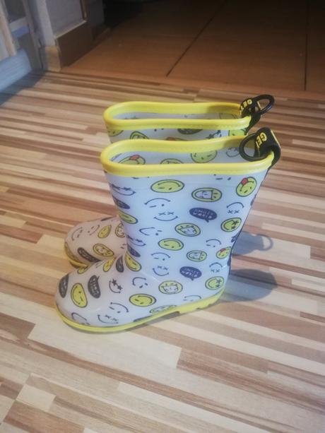 Gumaciky smiley reserved v. 28, reserved,28