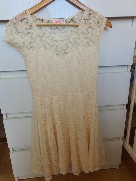 Čipkované šaty, s