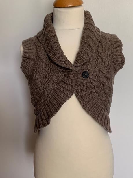 Esprit krátka štrikovaná vestička, esprit,104