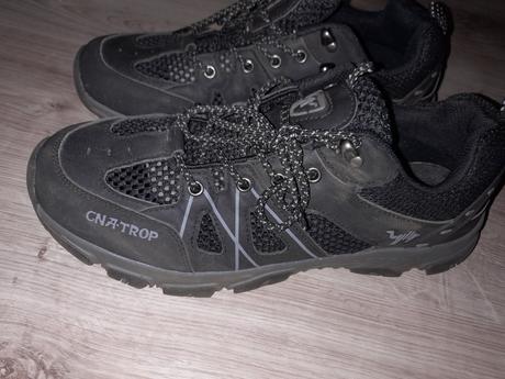 Nové pánské tenisky, 46