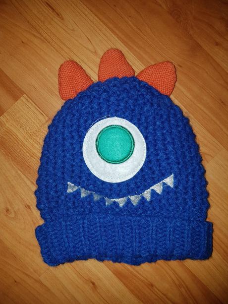 Nenosená čiapka monster, 86