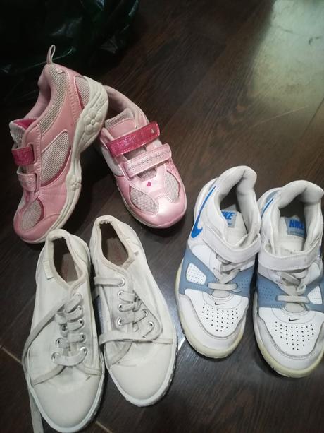 Balík tenisiek veľ. 33  cena je už s poštou, 33