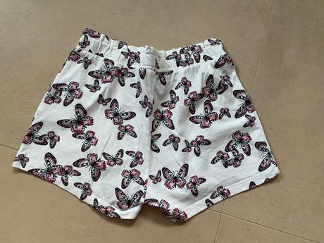 Motylikove sortky, h&m,122