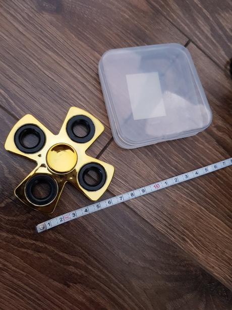 Kovovy spiner s obalom, 