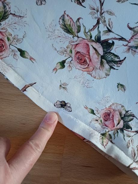 Krasny top s volanovymi rukavmi, 104