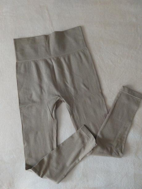 Leginy vrubkovane vysoký pas, l