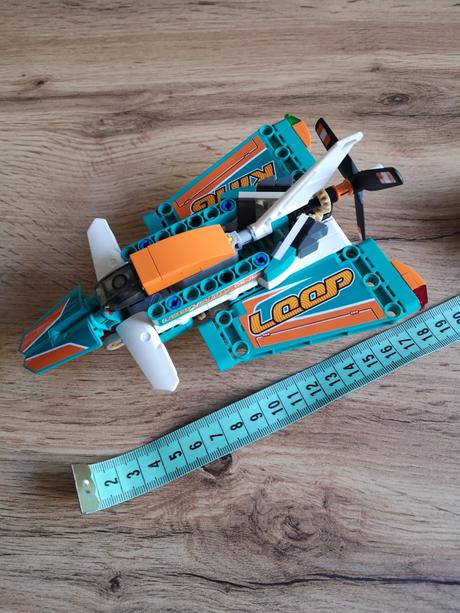 Lego technic 42117 pretekárske lietadlo, 