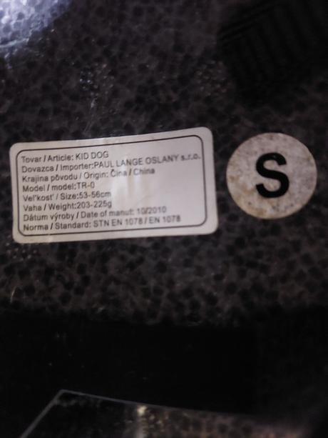 Cyklistická prilba, s