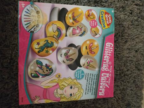 Hra - maľovanie kameňov, 