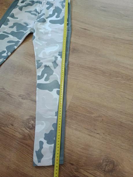 Hrubšie legíny, pepco,152