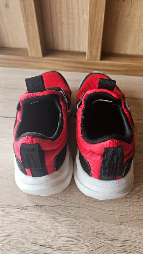 Adidas tenisky, adidas,32