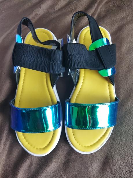 Holografické sandálky, 37