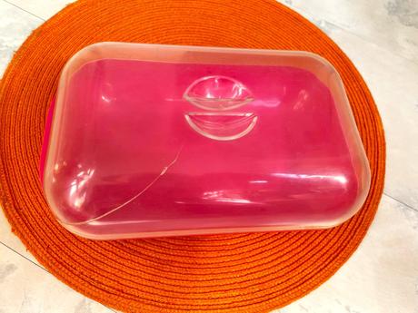 Skladovacia nádoba s príklopom,