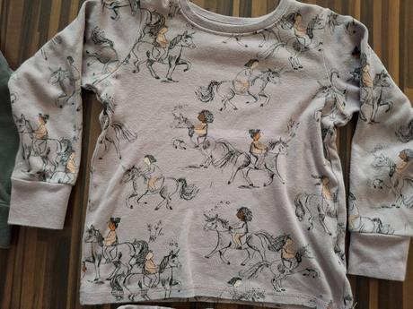 Pyzamka next, next,104