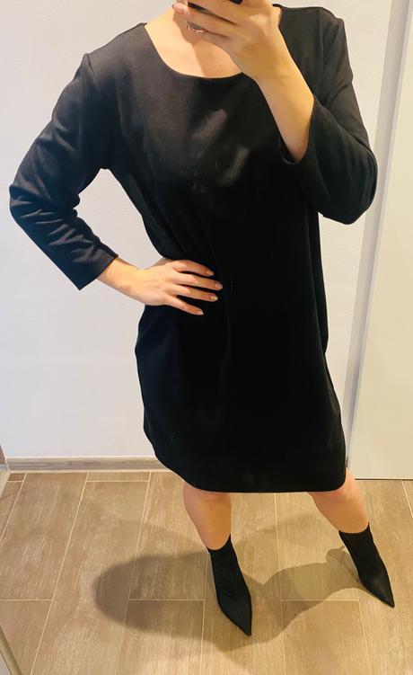 Elegantne čierne šaty, 48