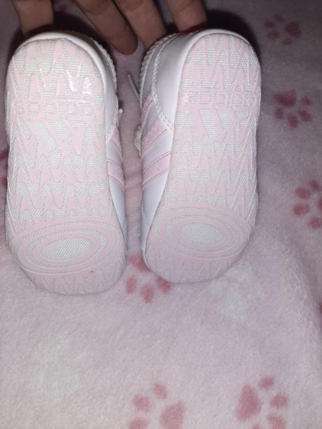 Dečinka a capajdy adidas, 