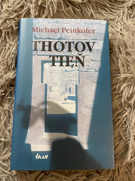 Krásna kniha thonov tieň detektívka triler vraždy,