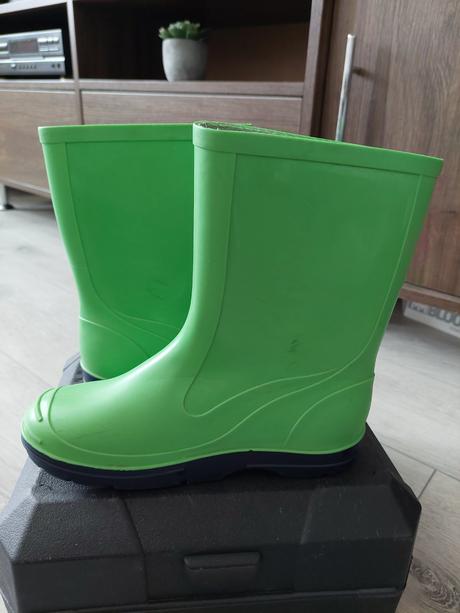 Gumáky do dažďa, 32