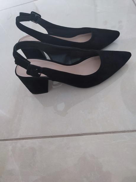 Lodičky s otvorenou pätou, 38