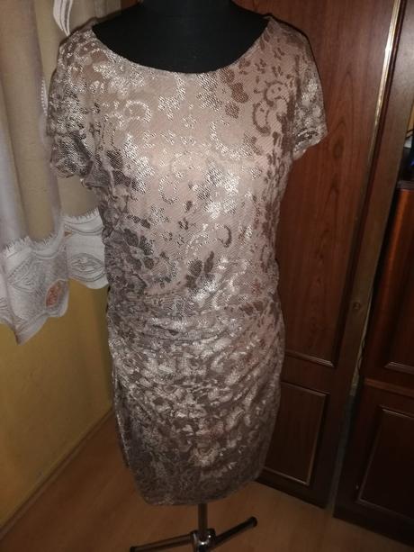 Elegantne damske saty, 42