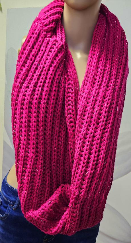 Trblietavý hrubý šál,