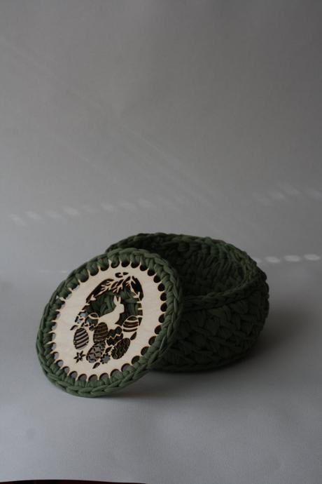 Háčkovaný košík veľkonočný, 