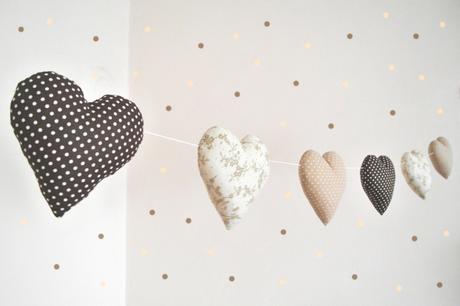 V odtieni hnedej-girlanda, 