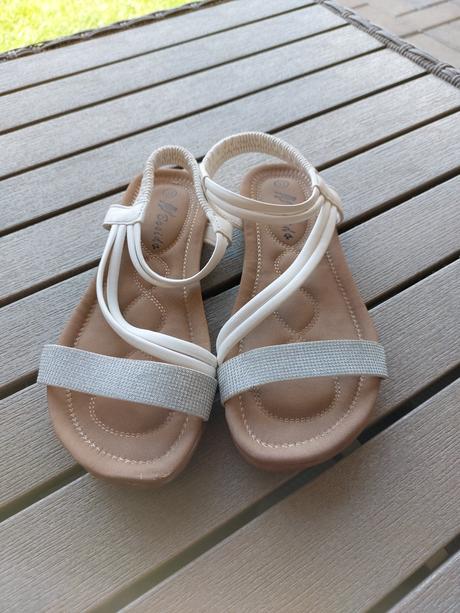 Sandale dievcenske, 37