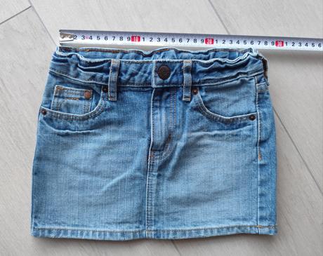 Predám dievcensku riflovu sukňu, 104