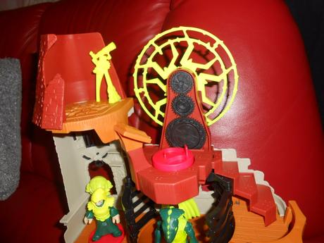 Černokňažníkova veža imaginext, 