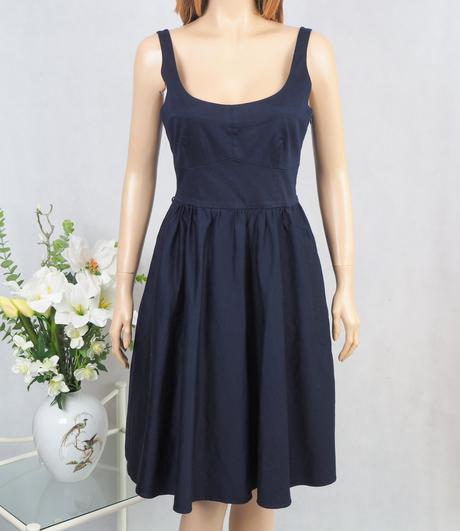 Kvalitné tmavomodré šaty, 40