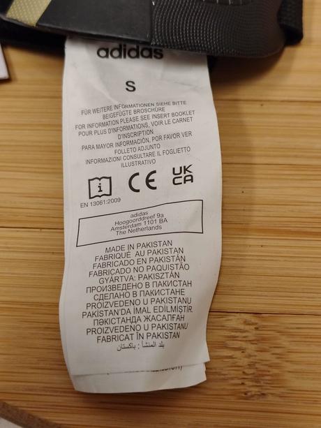 Nové detské futbalové chrániče holení adidas, v. s,