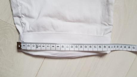 Biele krátke nohavice, s