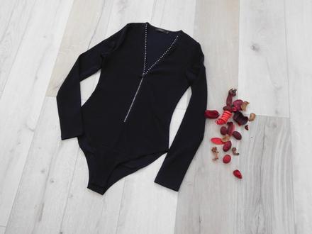 In vogue-  body čierne so štrasovým zipsom-38v,, 38