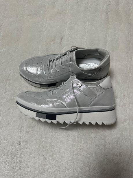 Sneakersy kožené ľahké strieborné cango&rinaldi, 40