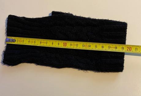 Čierne bezpalcové rukavice,