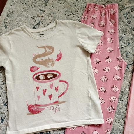 Dve vianočné pyžamká, sinsay,146